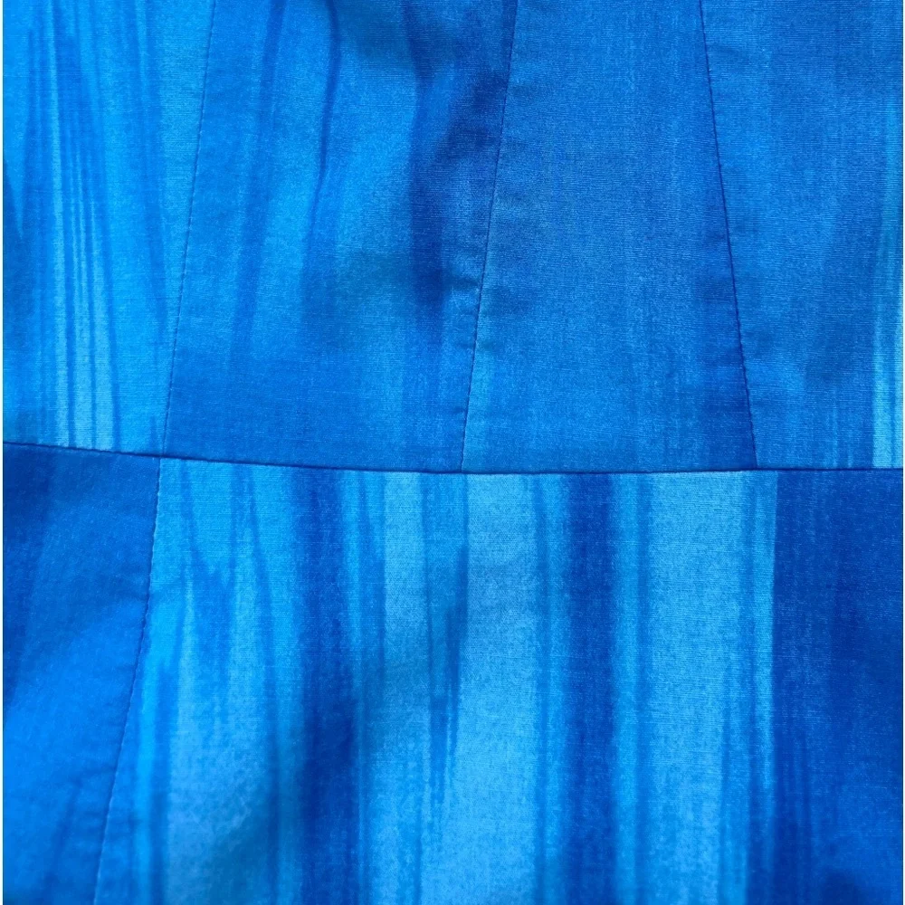 Tahari Notched V-Neck Blue Size 4 Dress Sleeveless Lined Sheath Dress - Picture 8 of 11